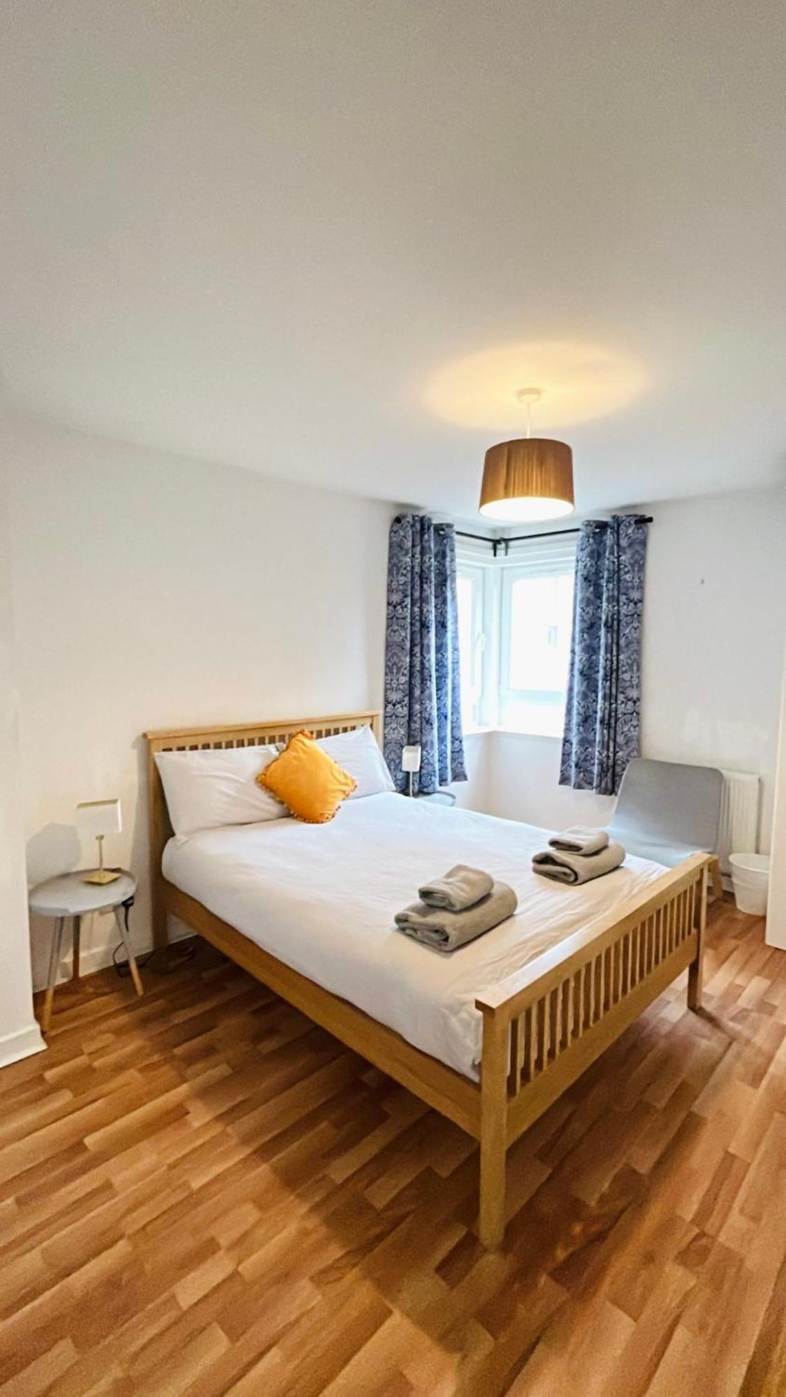 Modern Spacious Retreat Full Fibre Wi-fi & Free Parking * Edinburgh