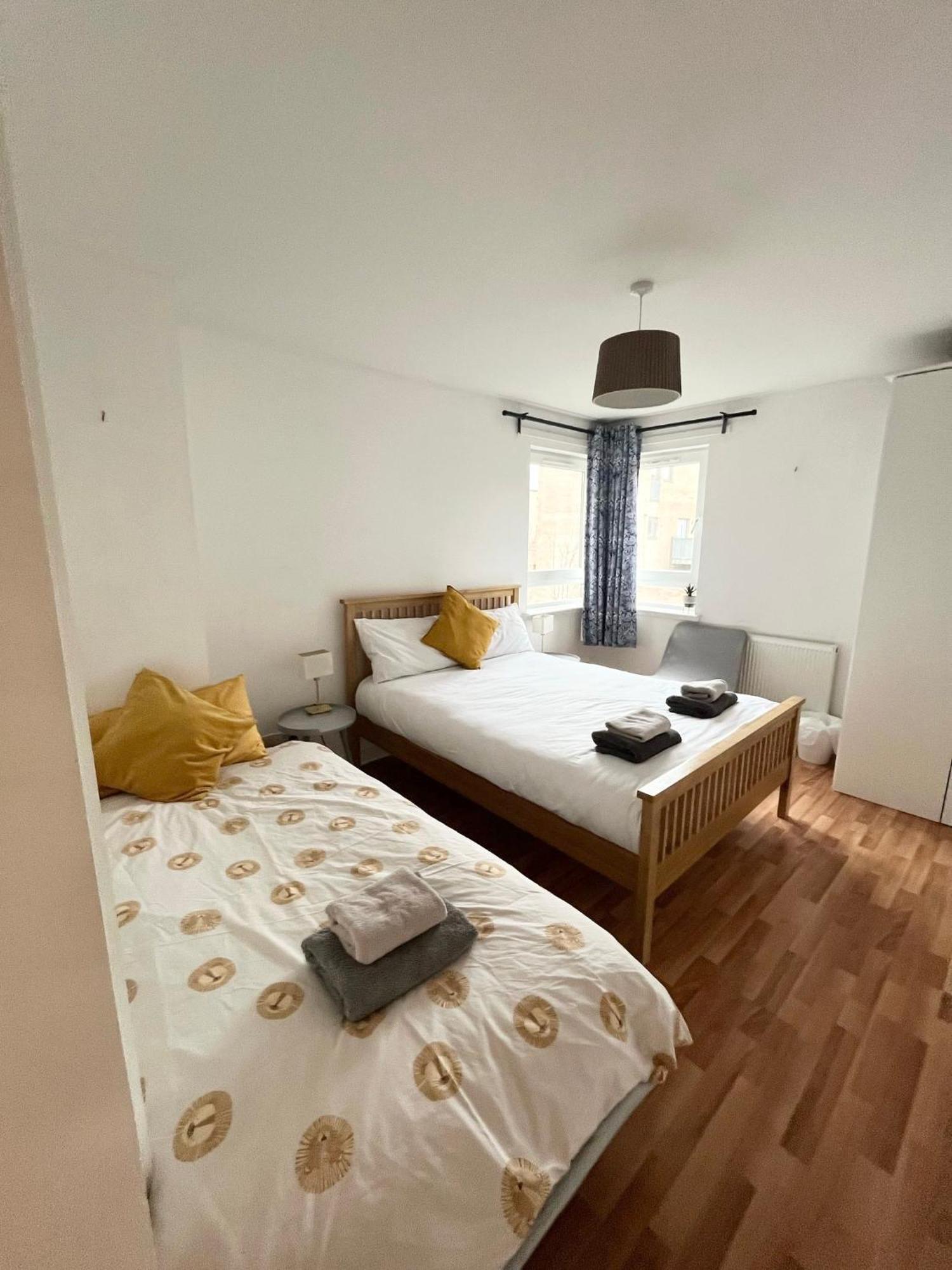 Modern Spacious Retreat Full Fibre Wi-fi & Free Parking *