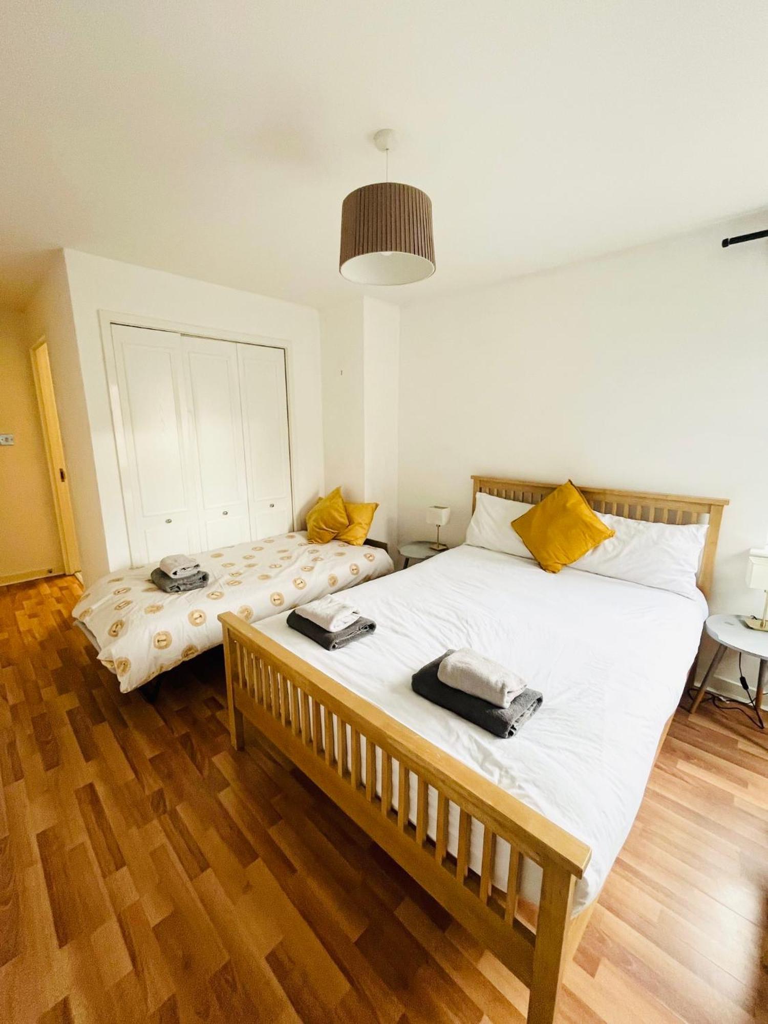 Modern Spacious Retreat Full Fibre Wi-fi & Free Parking Edinburgh